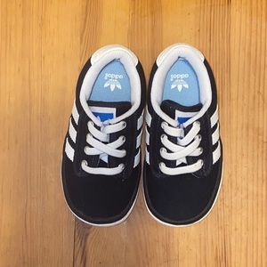 Adidas sneakers 6K